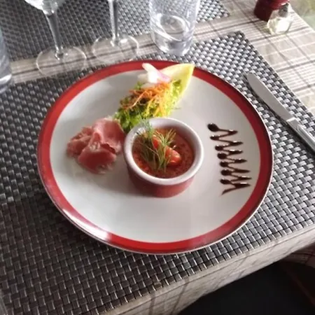 Le Petit Pêcheur 2* Saint-Florent-le-Vieil