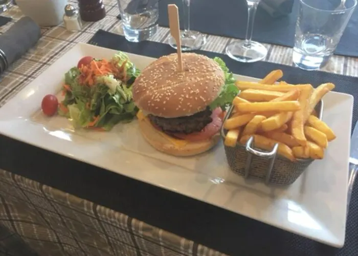 Hotel Le Petit Pêcheur Saint-Florent-le-Vieil