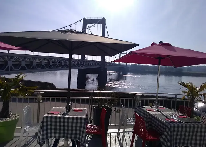 Hotel Le Petit Pêcheur Saint-Florent-le-Vieil